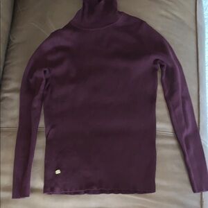 Chic Burgundy Turtleneck Sweater